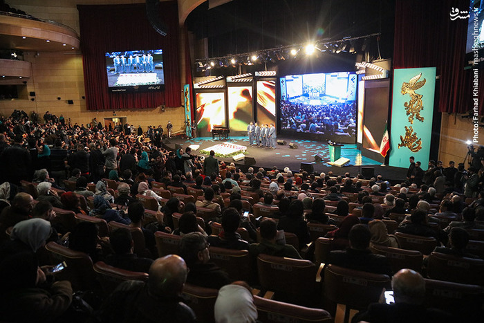 افتتاحیه سی و پنجمین جشنواره فیلم فجر (+عکس)