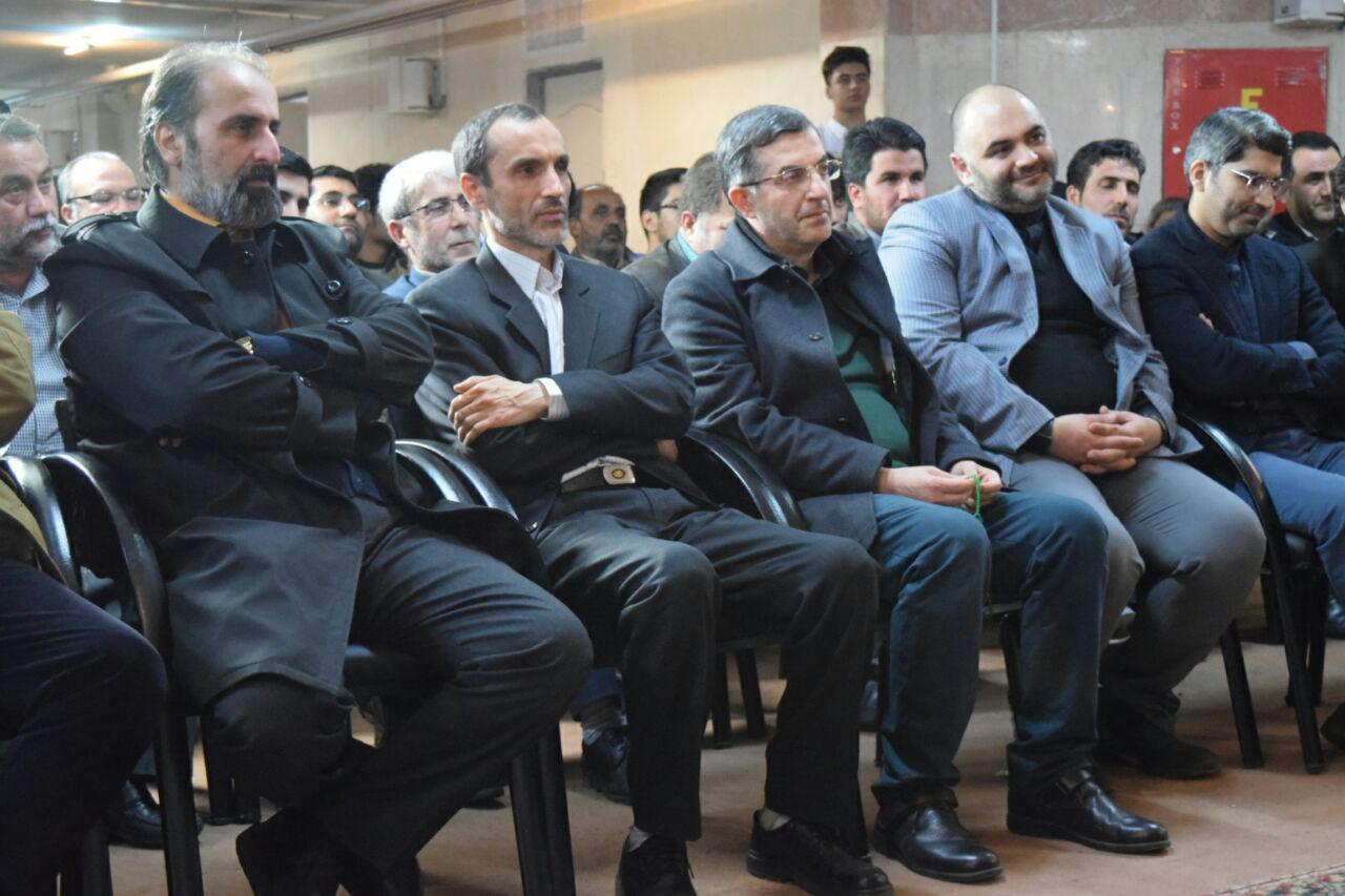 بقایی: من افتخار می کنم که بدون اجازه دکتر احمدی نژاد آب نخورم/ راه من، راه و روش استادم دکتر احمدی نژاد است بقایی: من افتخار می کنم که بدون اجازه دکتر احمدی نژاد آب نخورم/ راه من، راه و روش استادم دکتر احمدی نژاد است