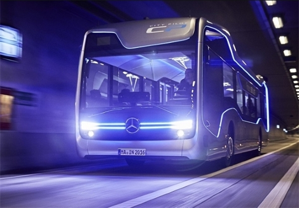 اتوبوس بدون نیاز به راننده هم از راه رسید