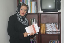 طراح لباس المپیکی ها برای جناب خان لباس می دوزد