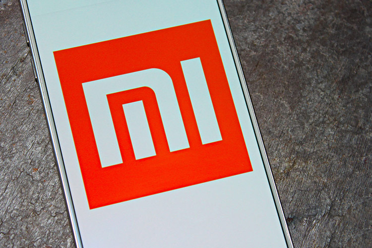 افشای تصویر گوشی جدید شیائومی با نمایشگر خمیده افشای تصویر گوشی جدید شیائومی با نمایشگر خمیده