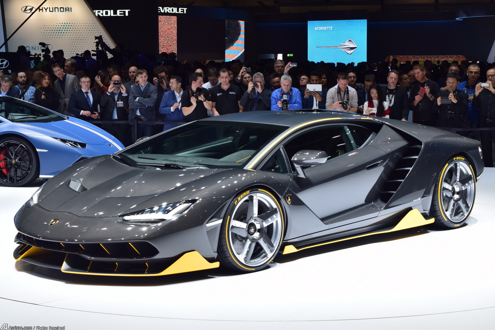 نمادین‌های لامبورگینی در یک نمایش