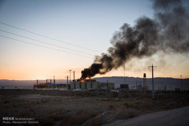 آتش سوزی در پالایشگاه شاهرود (+عکس)