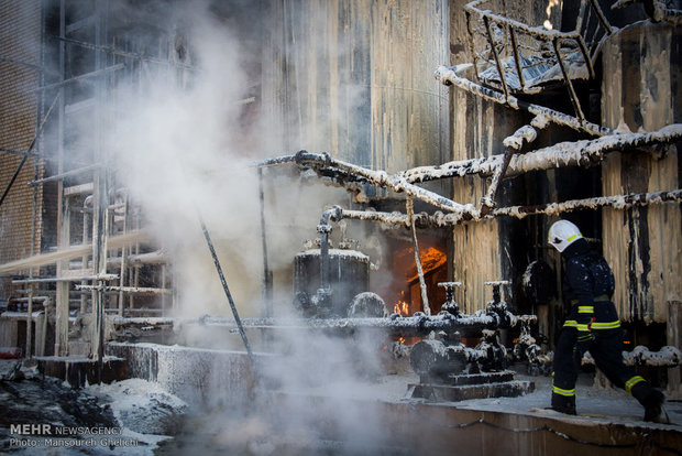 آتش سوزی در پالایشگاه شاهرود (+عکس)