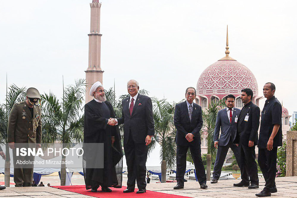 استقبال نخست وزیر مالزی از روحانی (+عکس)