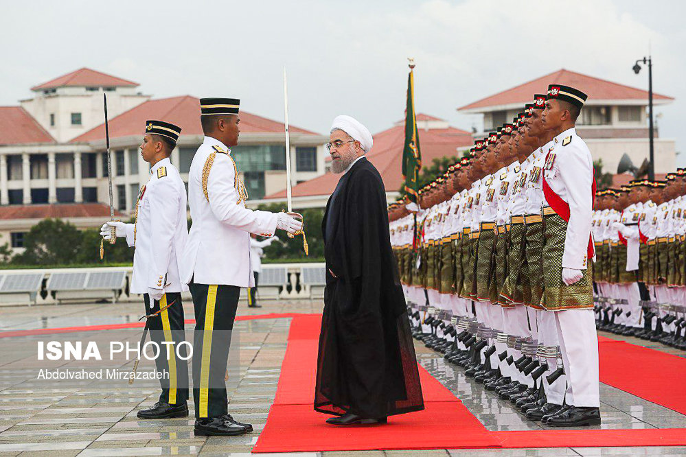 استقبال نخست وزیر مالزی از روحانی (+عکس)