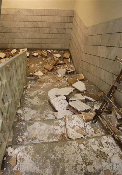 حمله شبانه به درمانگاه مسجدالقصی تهران پارس (+عکس)