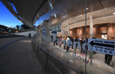 آغاز انتخابات ریاست جمهوری آمریکا/ رقابت شدید کلینتون و ترامپ در ۱۰ ایالت تعیین کننده