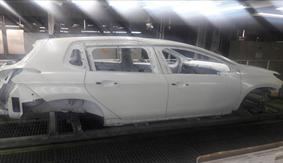 اولین بدنه پژو 2008 در ایران خودرو رنگ شد (+عکس)