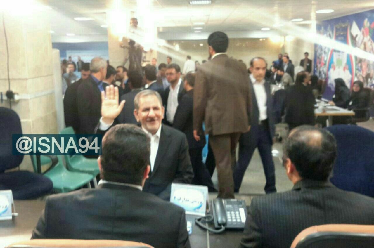 جهانگیری بعد از ثبت نام ریاست جمهوری: روحانی جایگاه خود را در انتخابات خواهد داشت/ ما با آقای روحانی در کنار هم هستیم؛ مکمل هم هستیم