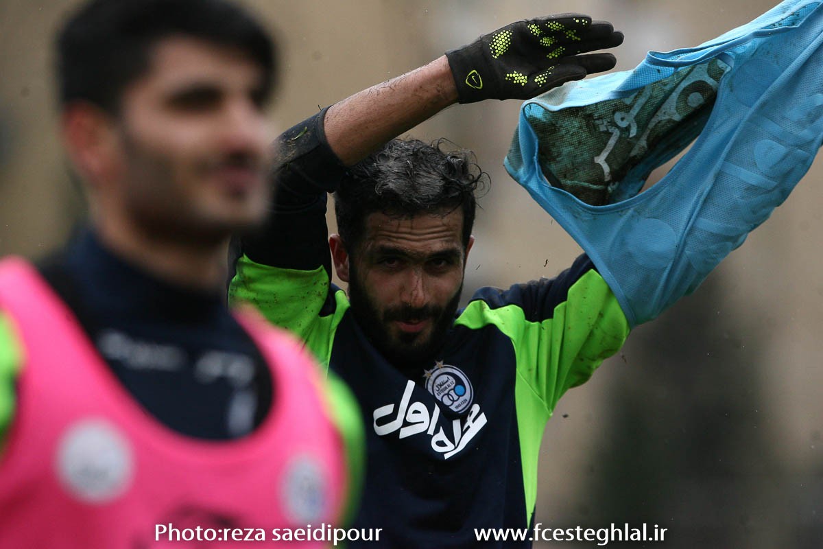 گل بازی آبی ها در غیاب منصوریان(+گزارش تصویری)