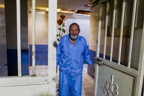 زندگی اجباری در زندان یا پناهگاه بینوایان