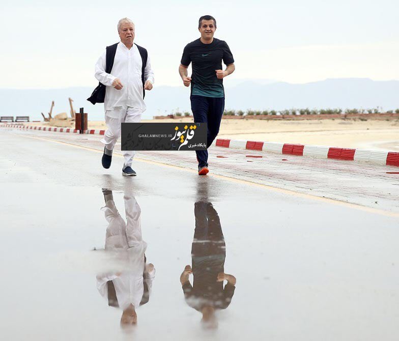 عکسی از آیت الله هاشمی در حال ورزش