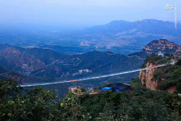 طولانی&zwnj;ترین پل شیشه&zwnj;ای جهان (عکس)