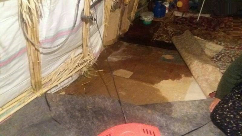 وضعیت کپرهای زلزله&zwnj;زدگان سرپل ذهاب پس از باران (عکس)