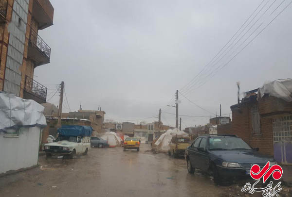 تداوم بارش باران شرایط رابرای زلزله زدگان سرپل ذهاب بحرانی کرد (+عکس)