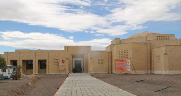 چگونگی تاسیس اولین دانشکده ایران شناسی در ایران/نیمی از هزینه های ساخت دانشکده توسط فردی خیّر پرداخت شده/