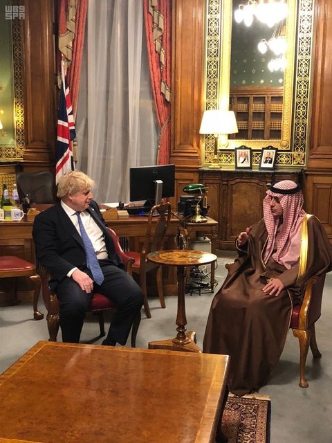 جانسون: عربستان فقط از مرزهایش دفاع می&zwnj;کند!/ عادل الجبیر: جنگ در یمن بر ما تحمیل شد!