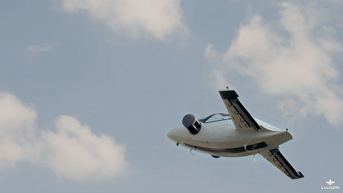 آینده اینجاست/ اولین آزمایش خودروی پروازی لیلیوم جت