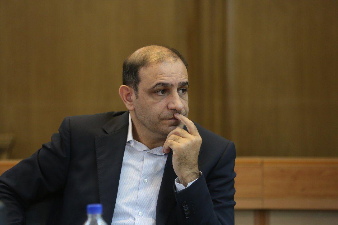 علیخانی عضو شورای تهران: خودرو و تبلت را تحویل نمی گیرم