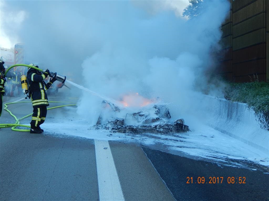 مرگ یک فراری نادر در اتوبانهای آلمان به دلیل نقص فنی موتور مرگ یک فراری نادر در اتوبانهای آلمان به دلیل نقص فنی موتور