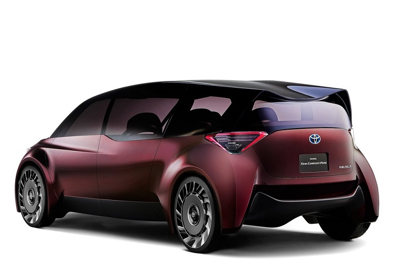 فاین&zwnj;کامفورت تویوتا مدلی برای نمایش اطلاعات روی شیشه&zwnj;های جانبی