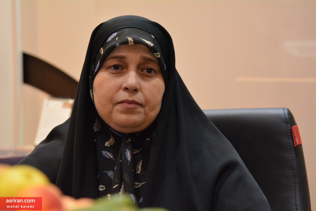 پروانه سلحشوری نماینده مردم تهران: کسانی که برای رای آوری روحانی تلاش کردند نقش تعیین کننده&zwnj;ای در دولت ندارند/ نشد و نمی&zwnj;گذارند واژه مناسب برای رییس جمهور نیست / دلیل انتخاب نشدن نهاوندیان نظر منفی نمایندگان بود/ روحانی بگوید کجای کار دستش نیست/ در کنار زبان فارسی باید زبان مادری تدریس شود