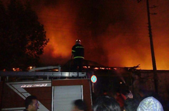 آتش&zwnj;سوزی در بازار بهشهر/ دستکم 10 مغازه در آتش سوخت