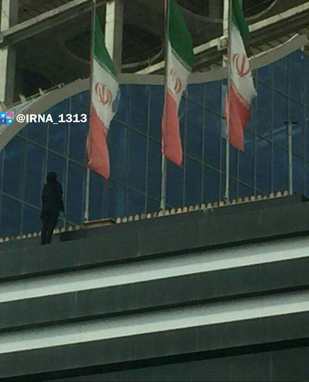 خودکشی نافرجام یک زن جوان در سمنان (عکس)