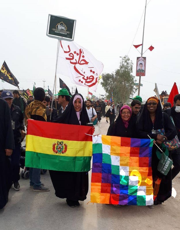 دو خبرنگار آمریکای جنوبی در پیاده روی اربعین (+عکس) دو خبرنگار آمریکای جنوبی در پیاده روی اربعین (+عکس)