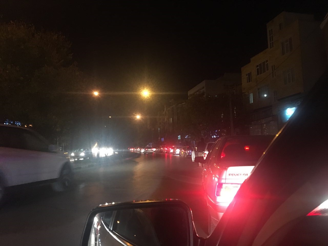 مصدومیت 11 نفر در زلزله 4.6 ریشتری در کرمانشاه/ مردم دوباره به خیابان آمدند (+عکس)