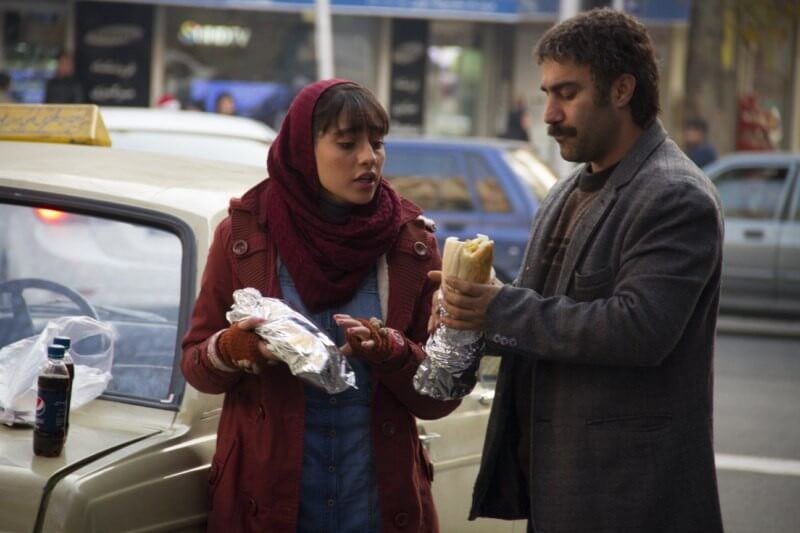 یادداشت علیرضا داوود نژاد درباره چگونگی زمین زدن فیلم فراری: با یقههای بسته و محاسن مرتب آمده بودند تا به ما درس تدین و اخلاق بدهند یادداشت علیرضا داوود نژاد درباره چگونگی زمین زدن فیلم فراری: با یقههای بسته و محاسن مرتب آمده بودند تا به ما درس تدین و اخلاق بدهند