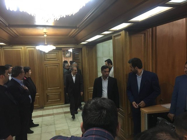 آغاز جلسه بررسی استعفای نجفی (+عکس)