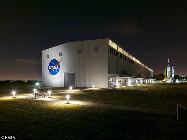 ناسا: اولین فردی که به مریخ می&zwnj;رود باید یک خانم باشد