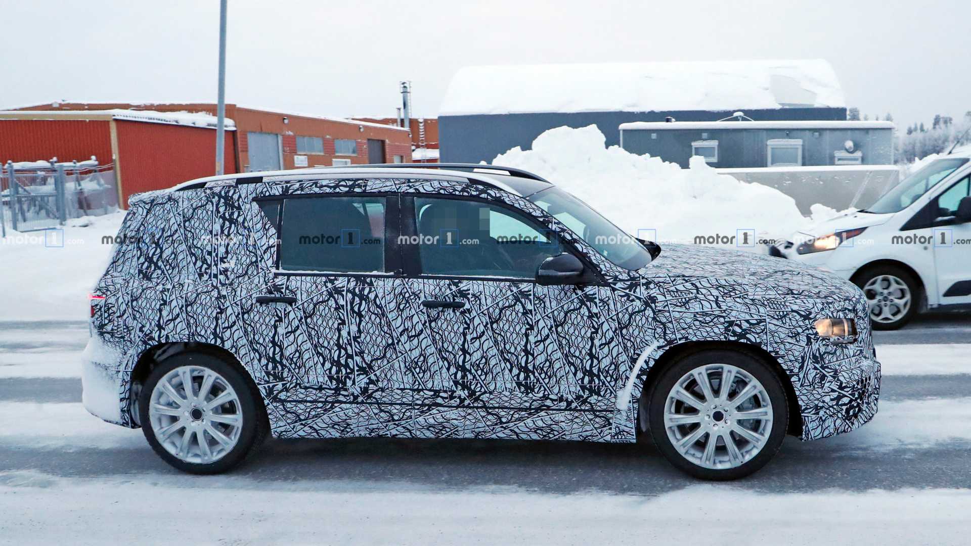 ظاهر سرد و عملکرد گرم بنز GBL 2020