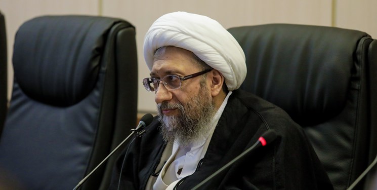 تعجب می کنم از آقای رئیس جمهور / اعضای مجمع ده، بیست نفر نیستند و این یک سخن خلاف است