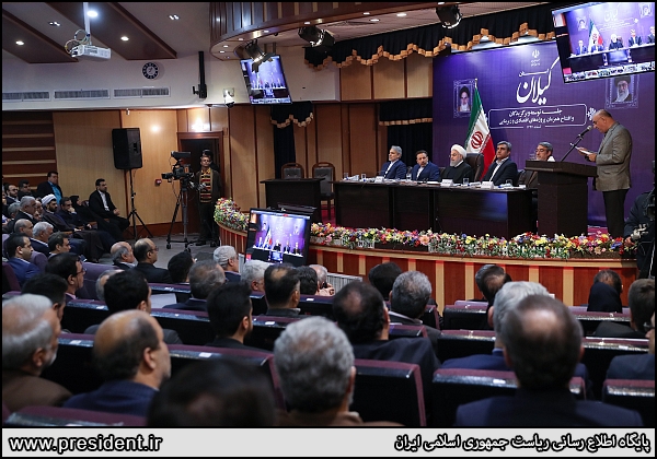 روحانی: فیلترینگ، موجب عقب ماندن ما از دنیای امروز می&zwnj;شود/ دولت با فیلترینگ و محدودیت مخالف است