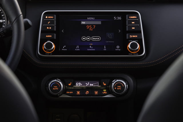 رفاه و گزینههای بیشتر در نیسان کیکس 20 هزار دلاری 2019 رفاه و گزینههای بیشتر در نیسان کیکس 20 هزار دلاری 2019