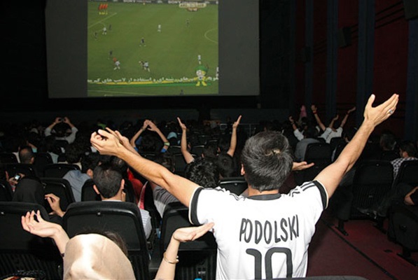 موافقت پلیس با نمایش فوتبال در سینماها/جزئیات اجرای طرح موافقت پلیس با نمایش فوتبال در سینماها/جزئیات اجرای طرح