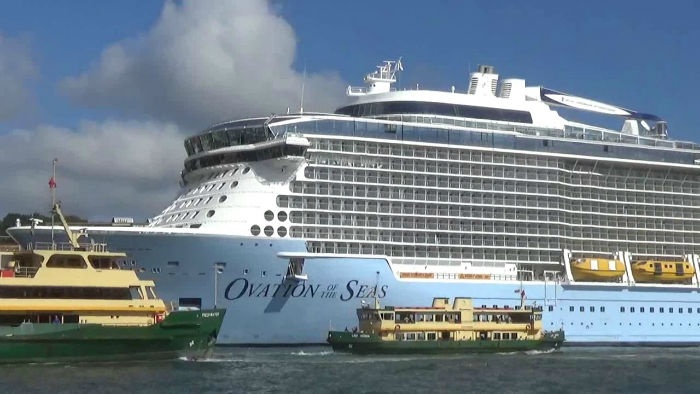 10 کشتی تفریحی غول پیکر مناسب برای مسافرت (+عکس) 10 کشتی تفریحی غول پیکر مناسب برای مسافرت (+عکس)