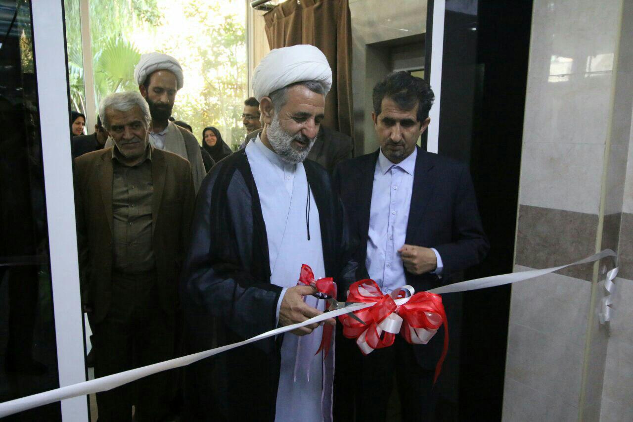 گور پدر ملت آمریکا! آقای نماینده به چه کسی گل می&zwnj;زنی؟