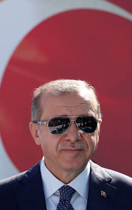 اردوغان: هرچه دلار و یورو زیر &laquo;بالش&raquo; نگه داشته&zwnj;اید به لیر تبدیل کنید