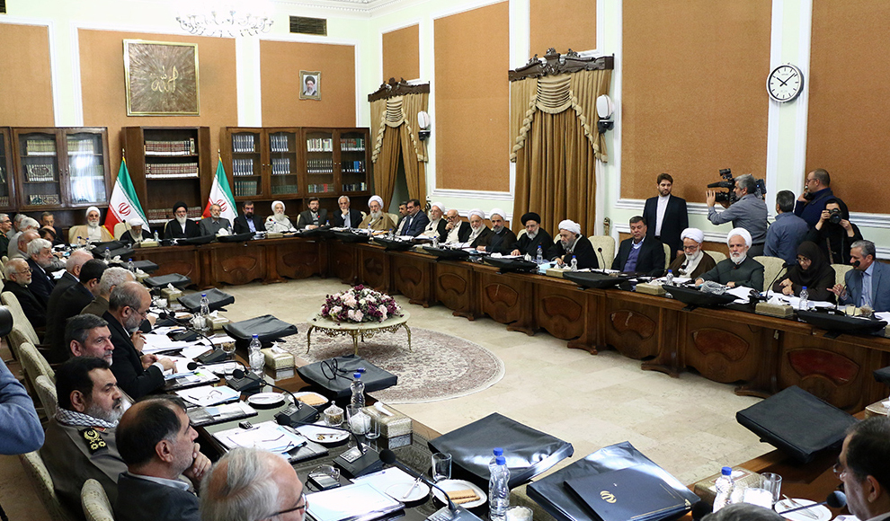 گره سپنتا این قدر کور است که مجمع تشخیص نمی تواند باز کند؟!