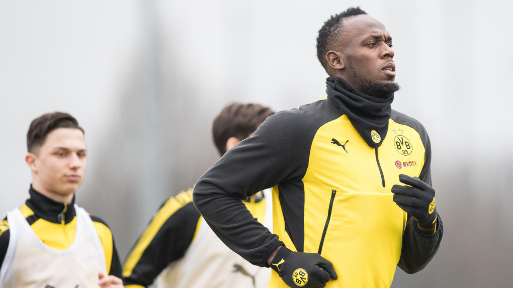 سریع&zwnj;ترین مرد جهان فوتبالیست می&zwnj;شود؟! (+عکس)