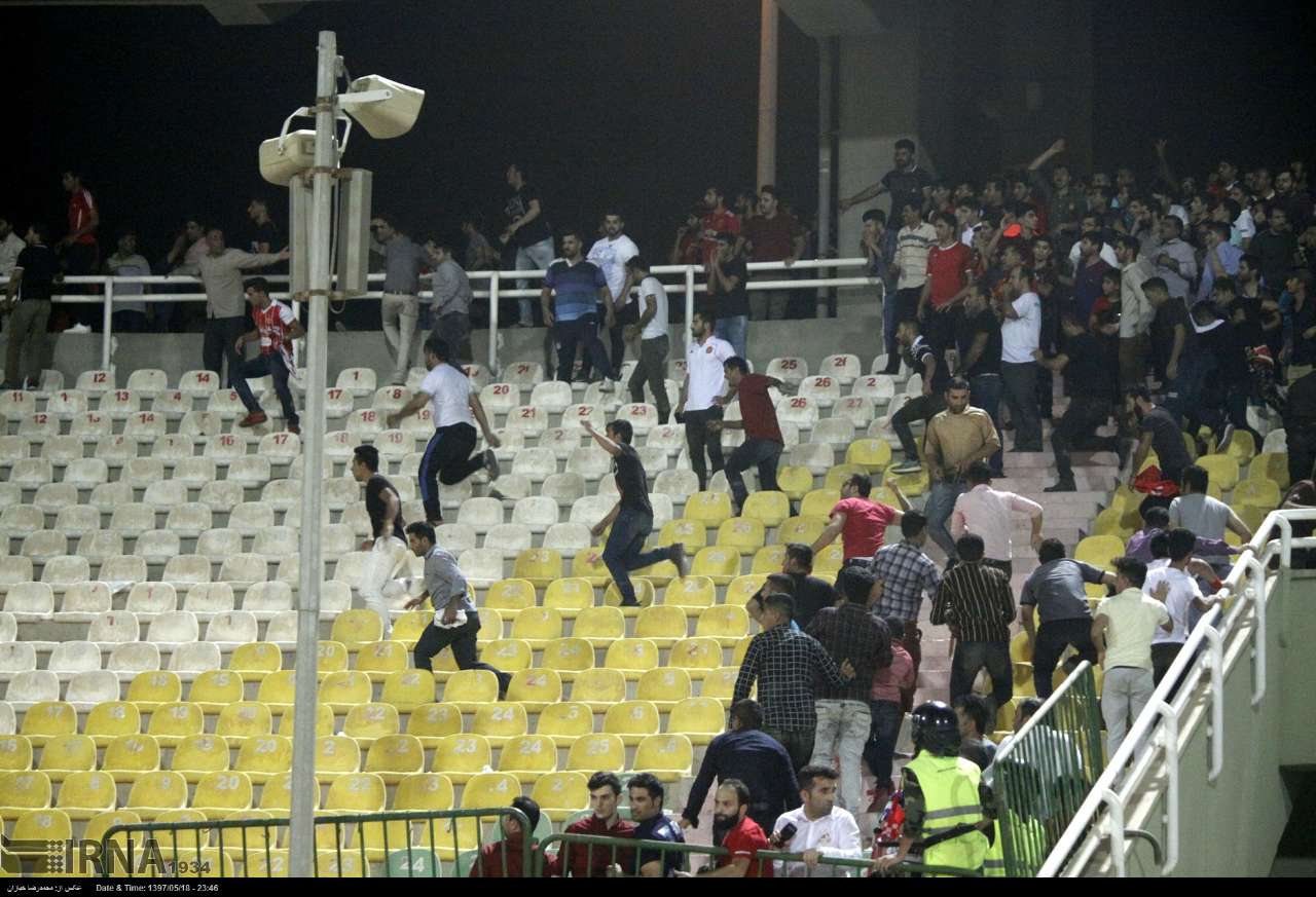 از خون سرخ تا آسمان یک دست آبی از خون سرخ تا آسمان یک دست آبی