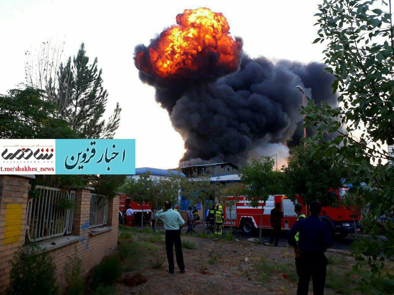 آتش سوزی یک واحد صنعتی در قزوین (+عکس)