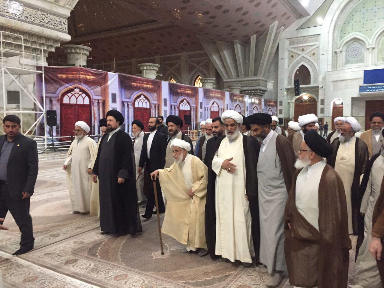 حضور آیت الله جنتی و اعضای مجلس خبرگان در مرقد امام(+عکس) حضور آیت الله جنتی و اعضای مجلس خبرگان در مرقد امام(+عکس)