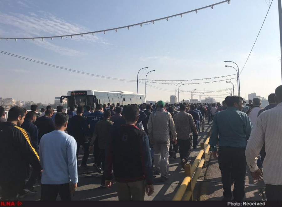 یازدهمین روز اعتراض کارگران گروه ملی در اهواز (+عکس) یازدهمین روز اعتراض کارگران گروه ملی در اهواز (+عکس)