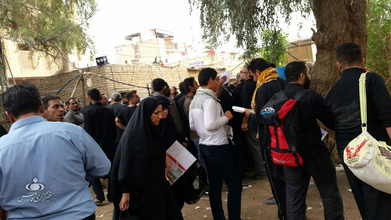 سردرگمی زائران برای تبدیل ارز در نجف (+عکس)