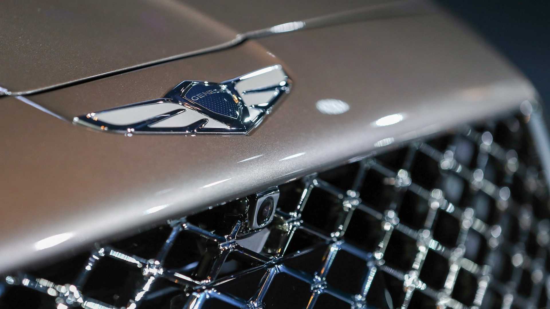 G90 جنسیس با سامانه 